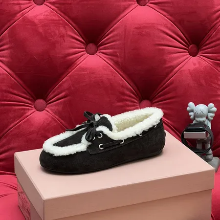 ミュウミュウ カジュアルシューズ