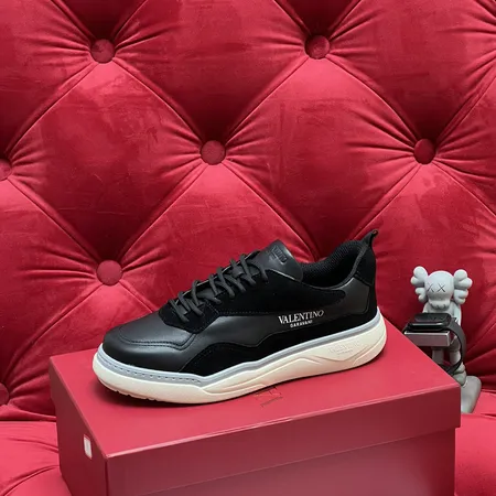 ヴァレンティノ カジュアルシューズ