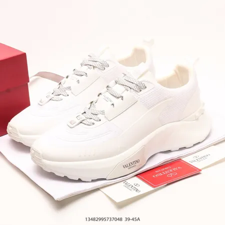 ヴァレンティノ スニーカー