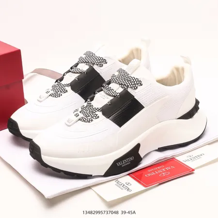 ヴァレンティノ スニーカー