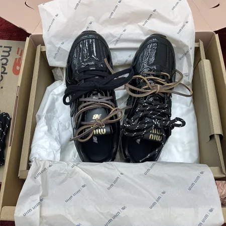 ミュウミュウ スニーカー