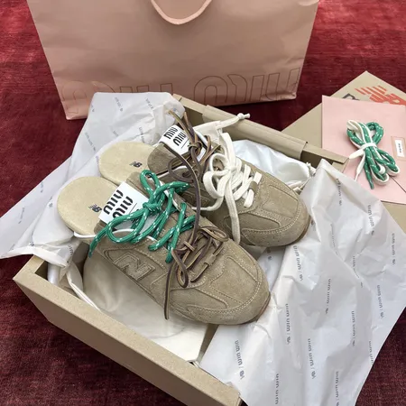 ミュウミュウ カジュアルシューズ