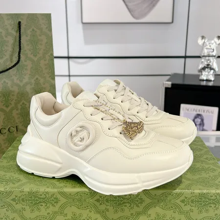 グッチ スニーカー