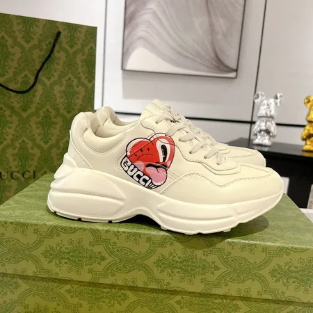 グッチ スニーカー