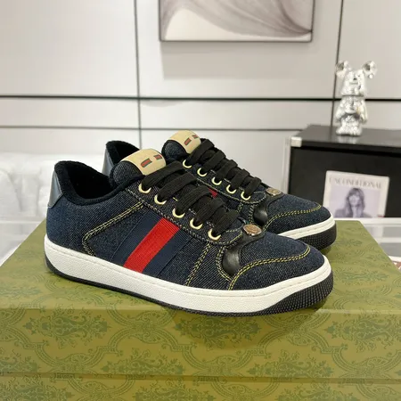 グッチ カジュアルシューズ