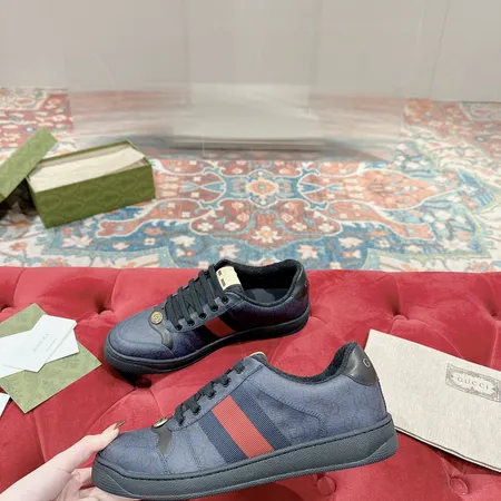 グッチ カジュアルシューズ