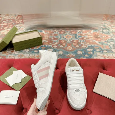 グッチ カジュアルシューズ