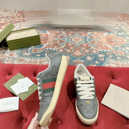 グッチ カジュアルシューズ