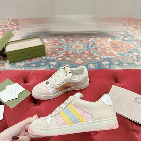 グッチ カジュアルシューズ