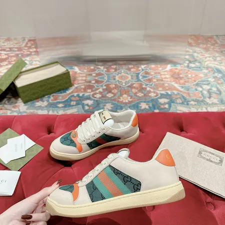 グッチ カジュアルシューズ