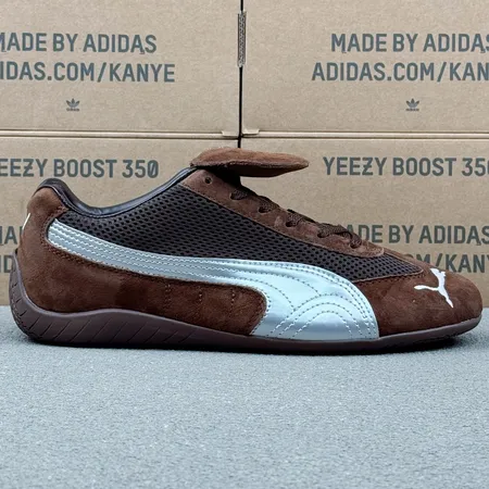 プーマ スニーカー