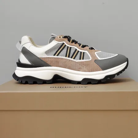 バーバリー ス スニーカー