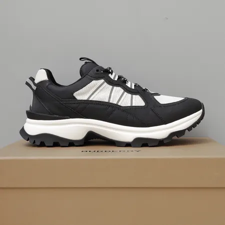 バーバリー ス スニーカー