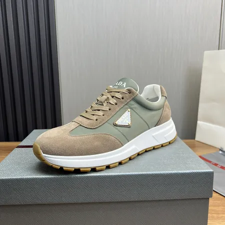 プラダ カジュアルシューズ