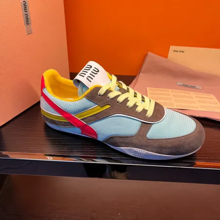 ミュウミュウ カジュアルシューズ