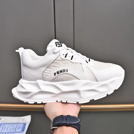 フェンディ カジュアルシューズ