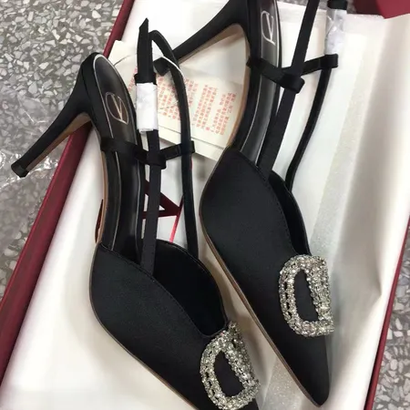 ヴァレンティノ サンダル