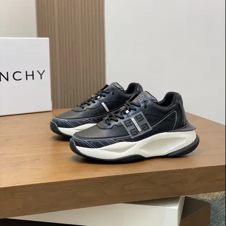 ジバンシィ スニーカー