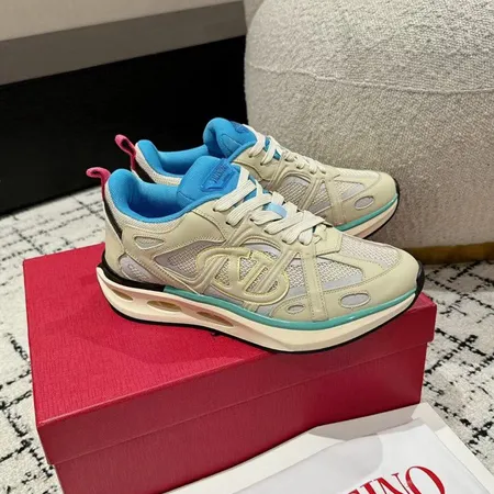 ヴァレンティノ スニーカー