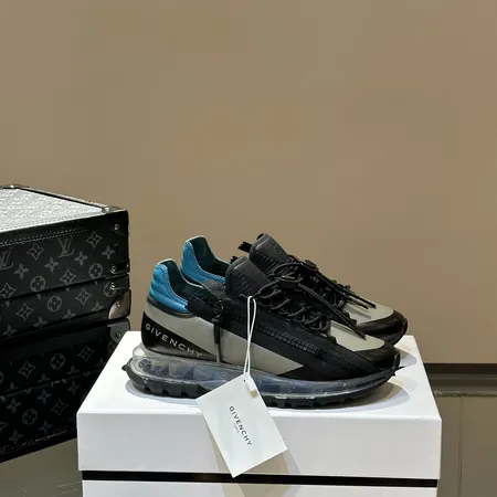 ジバンシィ スニーカー