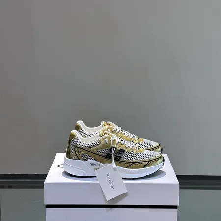 ジバンシィ スニーカー