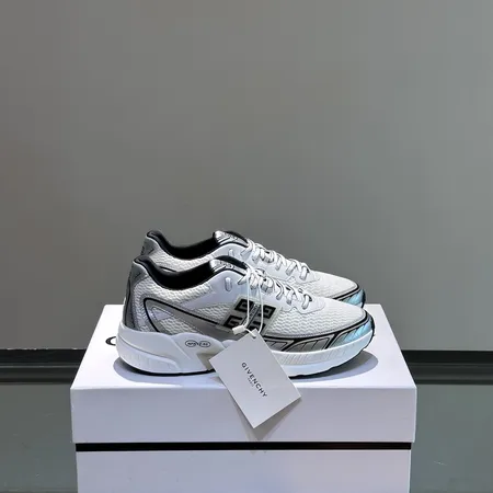 ジバンシィ スニーカー