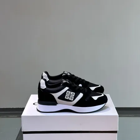 ジバンシィ スニーカー