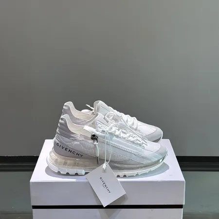 ジバンシィ スニーカー