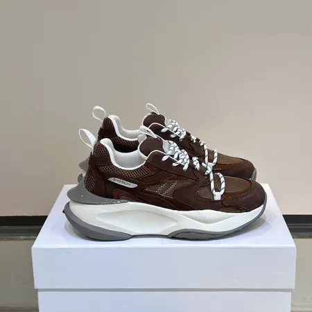 ジバンシィ スニーカー