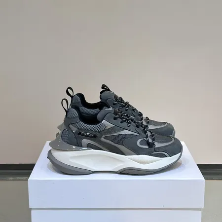 ジバンシィ スニーカー