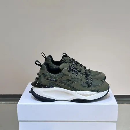 ジバンシィ スニーカー