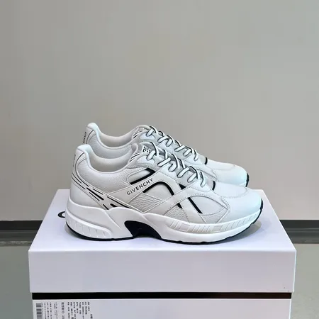 ジバンシィ スニーカー