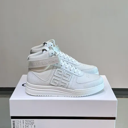 ジバンシィ スニーカー