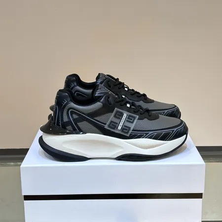 ジバンシィ スニーカー