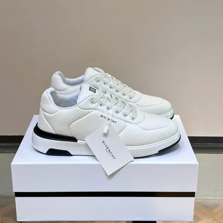 ジバンシィ スニーカー