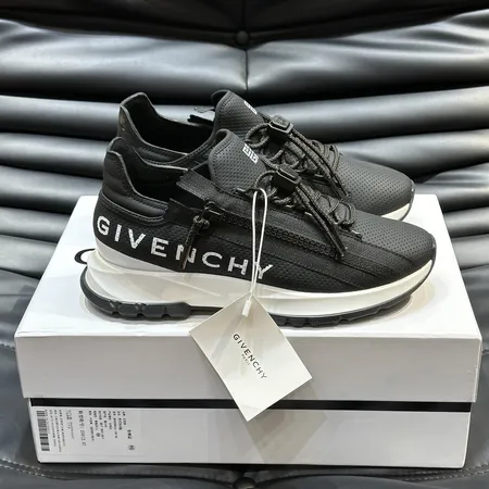 ジバンシィ スニーカー