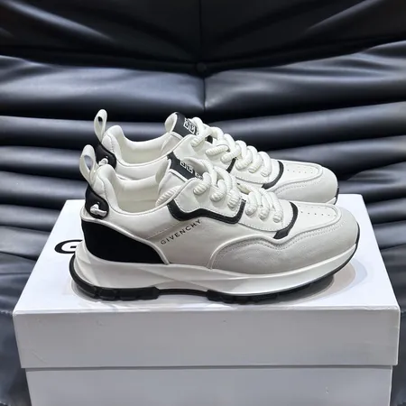 ジバンシィ スニーカー