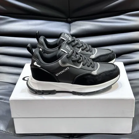 ジバンシィ スニーカー