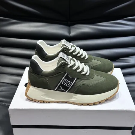 ジバンシィ スニーカー