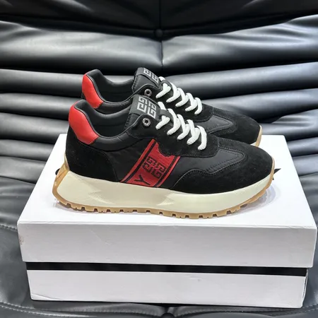 ジバンシィ スニーカー