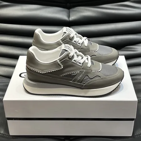 ジバンシィ スニーカー