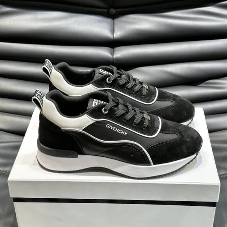 ジバンシィ スニーカー