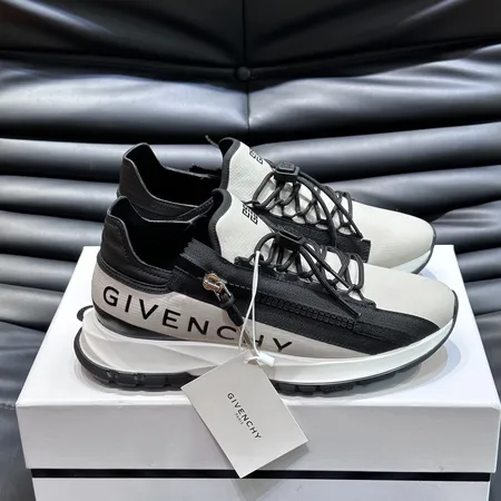 ジバンシィ スニーカー