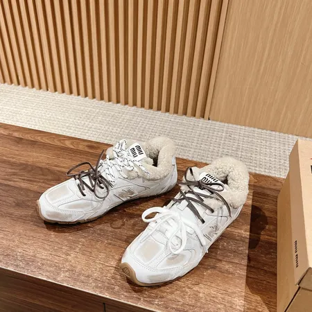 ミュウミュウ カジュアルシューズ