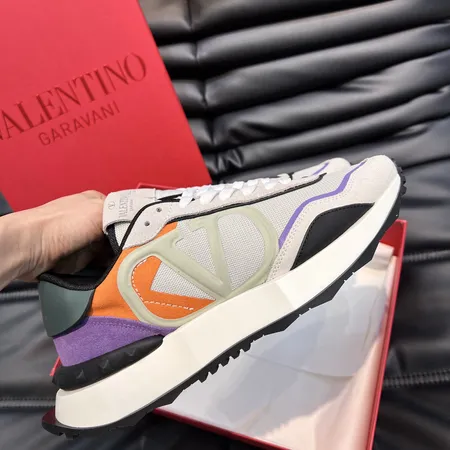ヴァレンティノ スニーカー