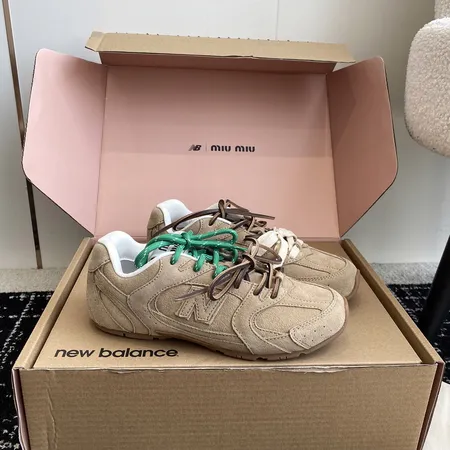 ミュウミュウ スニーカー