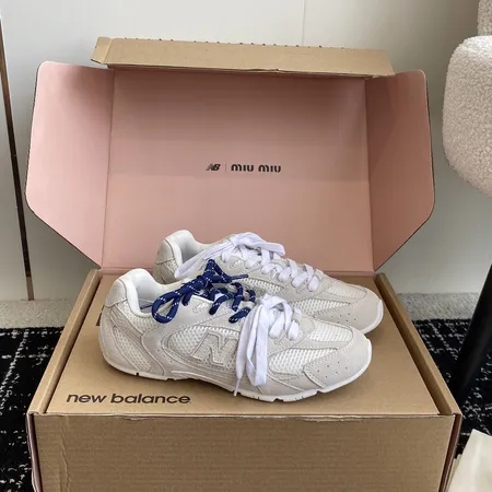 ミュウミュウ スニーカー