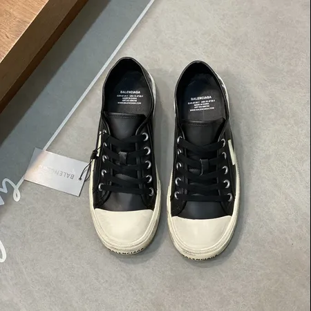 バレンシアガ カジュアルシューズ