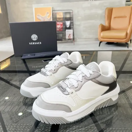 ヴェルサーチ カジュアルシューズ