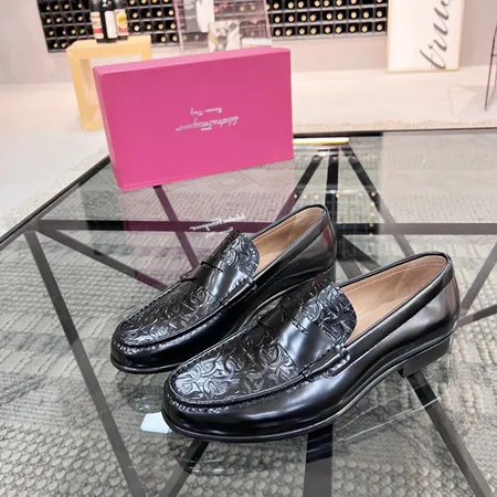 フェラガモ ビジネスシューズ